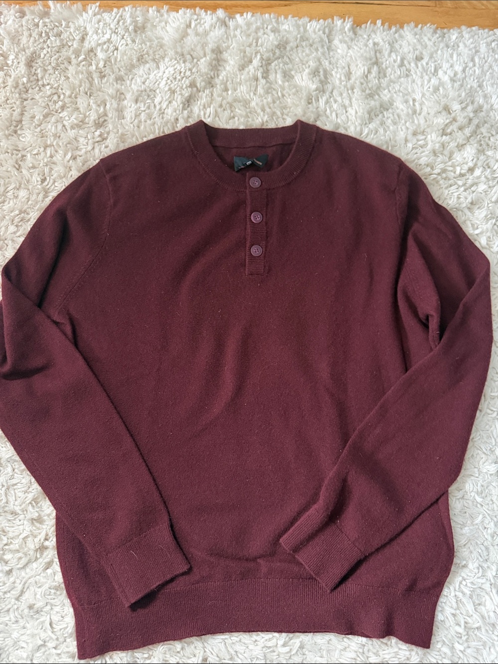 Men's Three Button Cashmere Sweater in Deep Burgundy